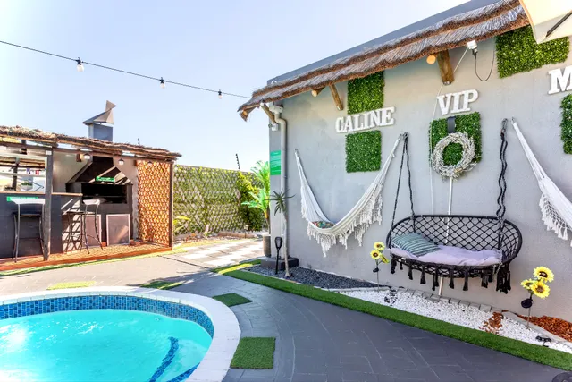 LUXURY SWIMMING POOL AND JACUZZI BY CALINE VIP MEWS