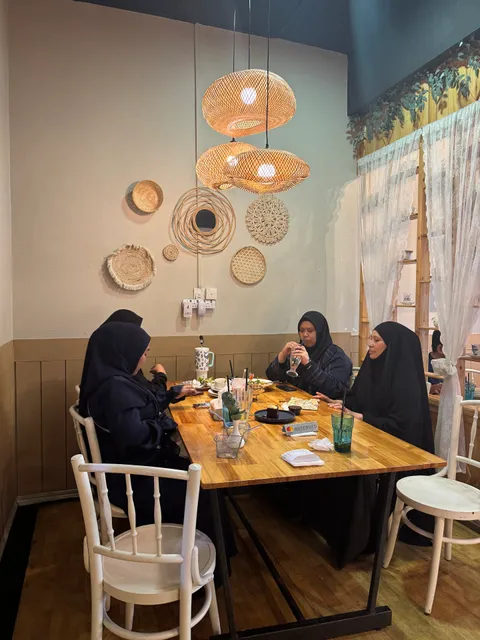 CAWAN CAFE (LEPARK CAFE EMPIRE)