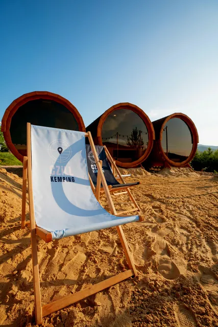 Czill Beczki - nocowanie nad Jeziorem Mucharskim