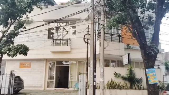 Wisma Anggrek Guest House dan Kos (khusus untuk keluarga dan pasangan resmi)