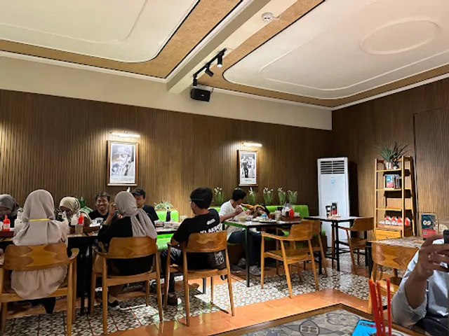 Sedjuk Bakmi & Kopi Lokananta Solo