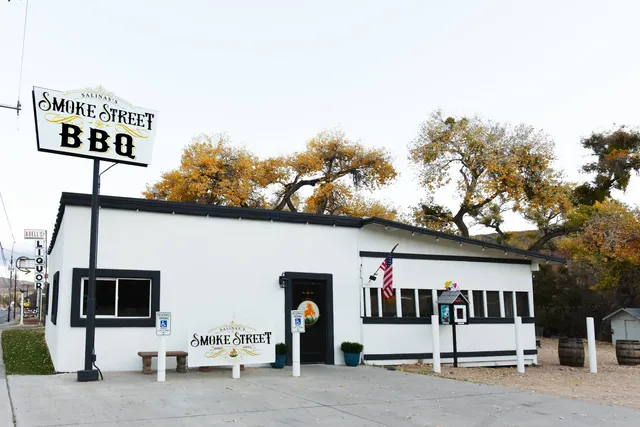 Salinas's Smoke Street