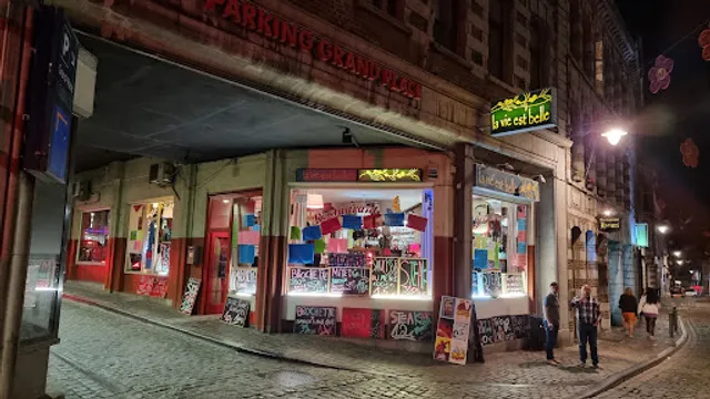 La Vie Est Belle - Mons