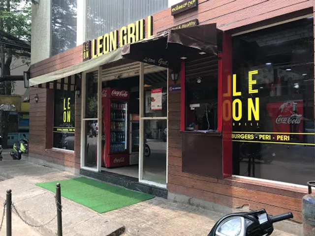 Leon's Burgers & Wings JBN