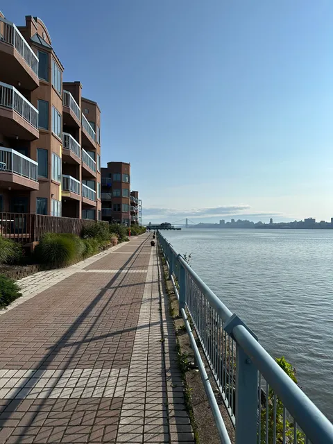 The View at Edgewater Harbor Apartments