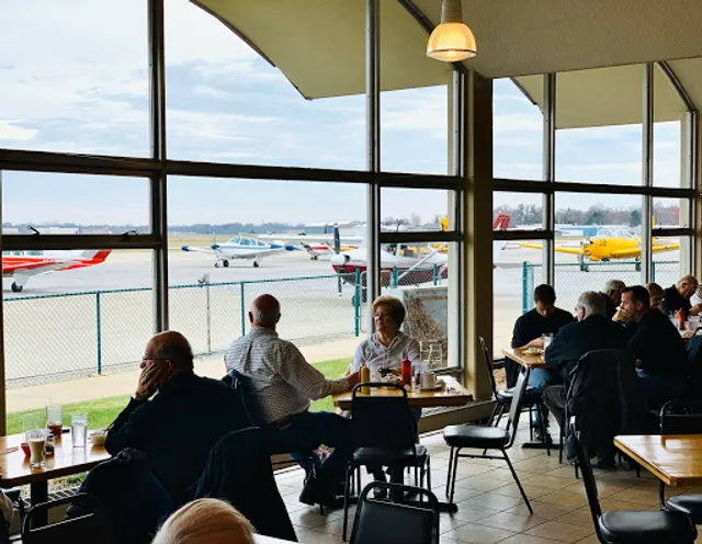 TAILDRAGGERS BAR & GRILL