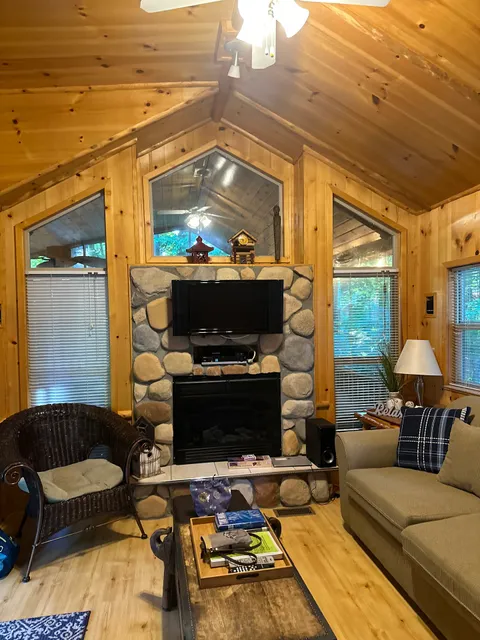 Lakeside Cabins Resort