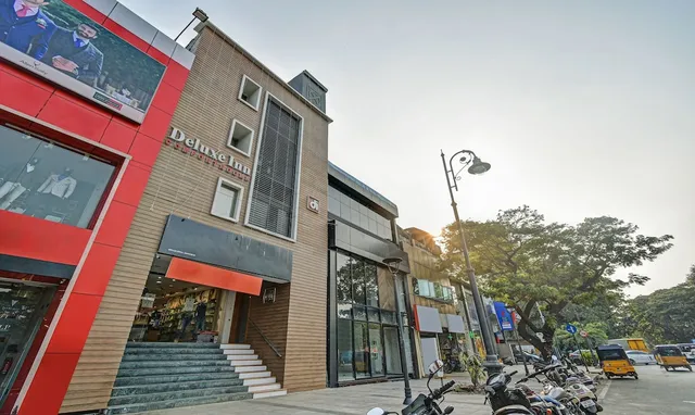 Itsy Hotels Deluxe Inn