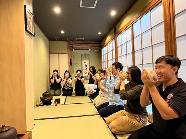 Tea Ceremony Osaka The Osaka(茶道体験The Osaka) Make matcha