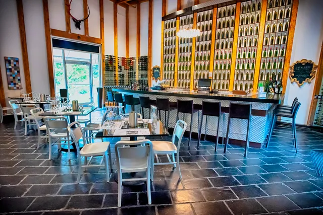 Vino!Vino! at Stone's Throw Winery