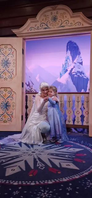 Meet Anna and Elsa at Royal Sommerhus