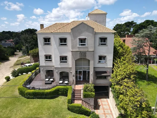 HOTEL AYRES DEL ESTE