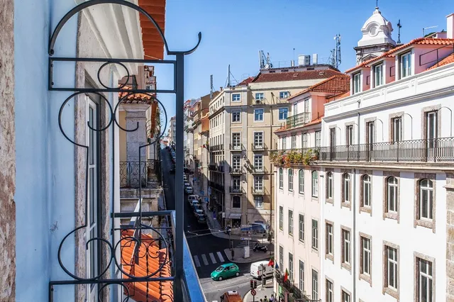 Casas da Baixa - by Jules and Madeleine