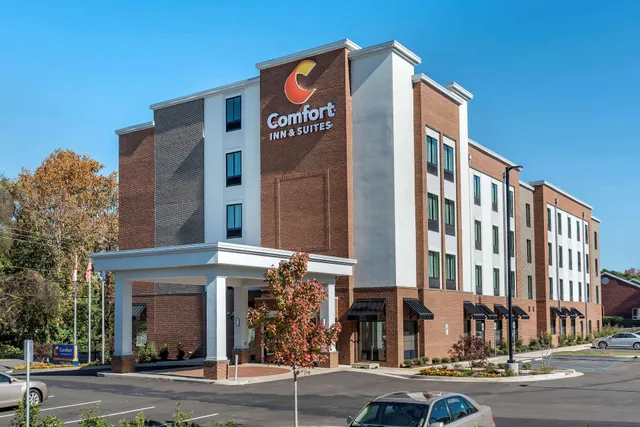 Comfort Inn & Suites Downtown near University