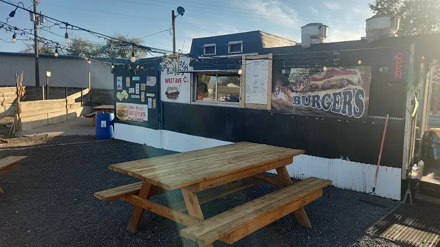 Chris’s Bustin Burger LLC