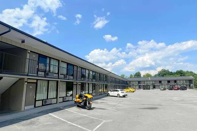 Travelodge by Wyndham Pigeon Forge Dollywood Lane