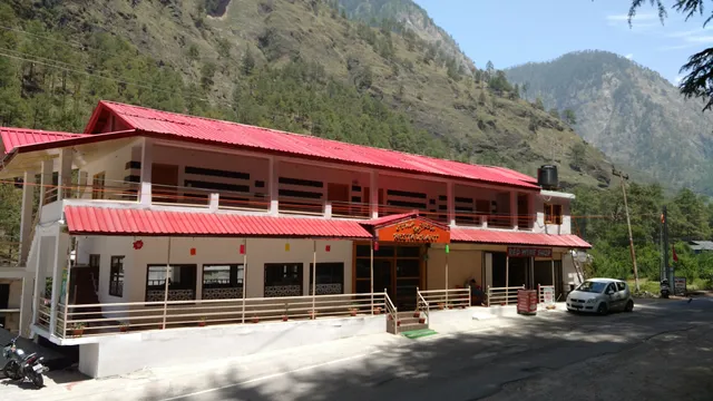 OYO 36033 Suma Ropa 99