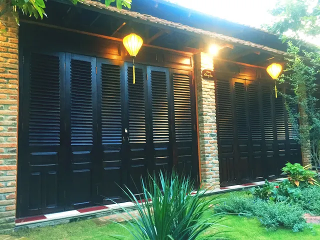 Khách sạn TÍ NỊ