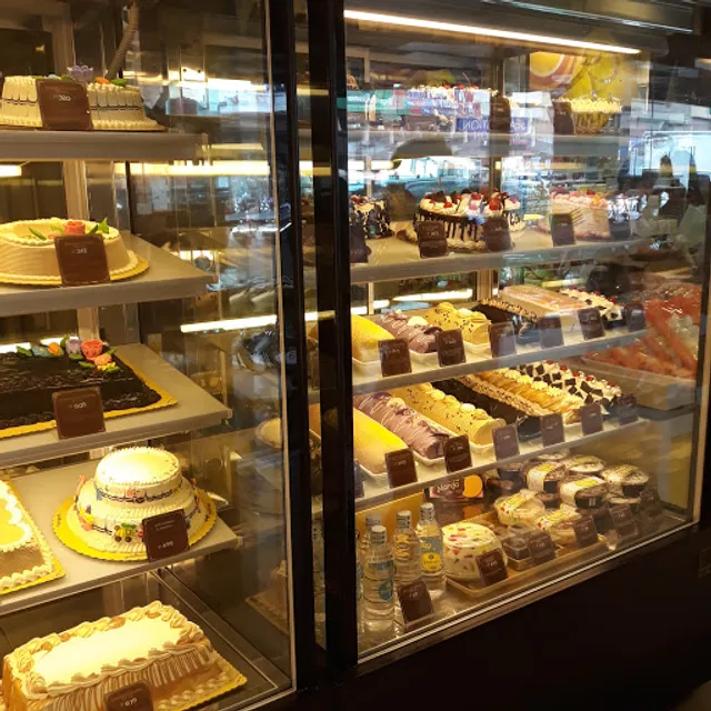 Goldilocks Bakeshop - Libertad