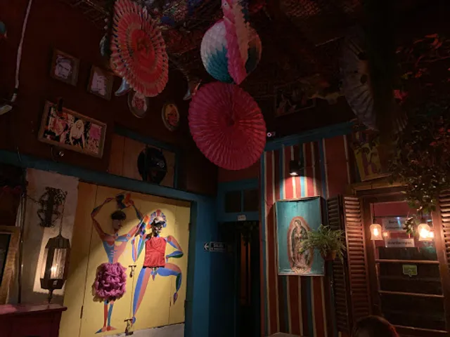 Kika resto Bar teatro disco