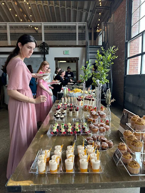 Dionne's Bakery & Catering