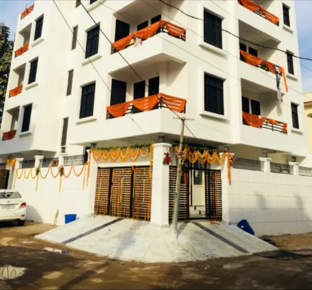 Pearl white Apartments - 1st Floor