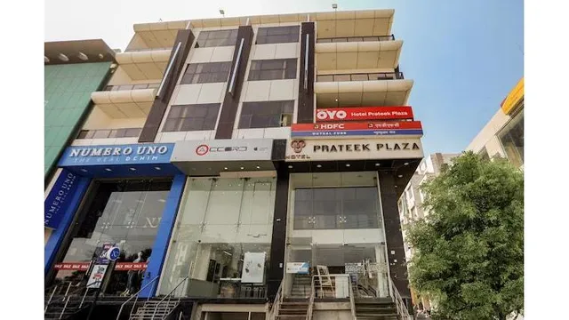 Capital O 35555 Hotel Prateek Plaza