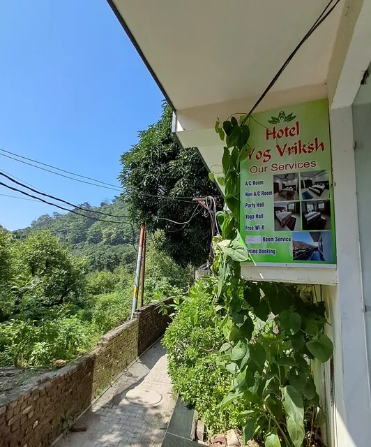 Hotel yog vriksh