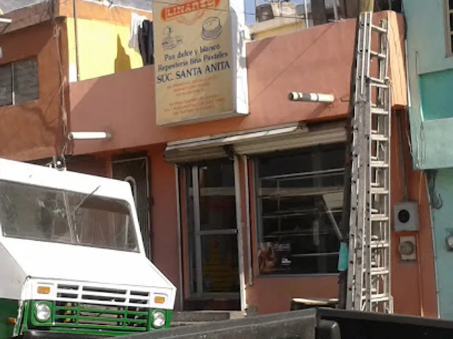 LINARES Pan dulce y blanco Repostería fina Pasteles