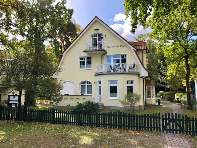 Drei Mäderl Haus