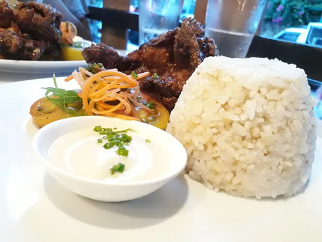 Dan's Tapsihan at iba pa Store