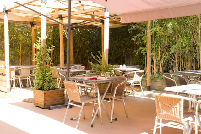 Restaurant LE CONVIVE. ( restaurant, pizza napolitaine, crêperie, glacier. )