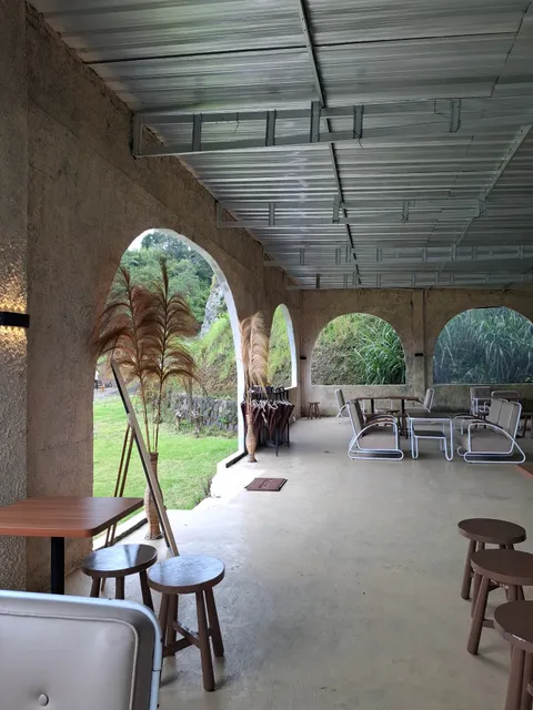 LATAR ALAM CAFE & GLAMPING