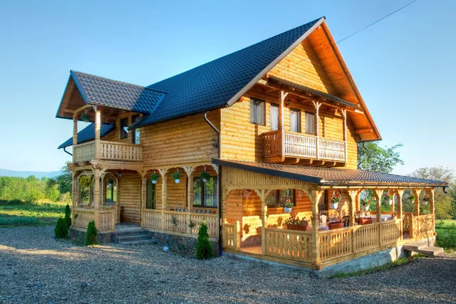 Casa Maramureșeană Larisa