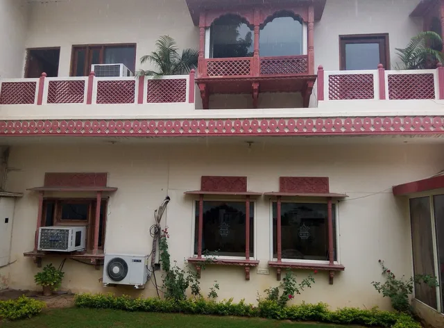 Hotel Singhasan House