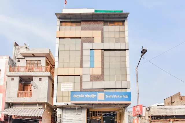 OYO 24972 Hotel Crown Inn