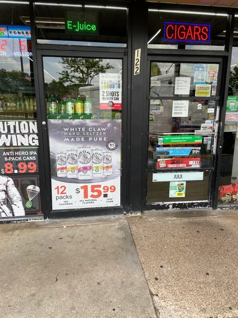 Batavia Smoke N Liquor