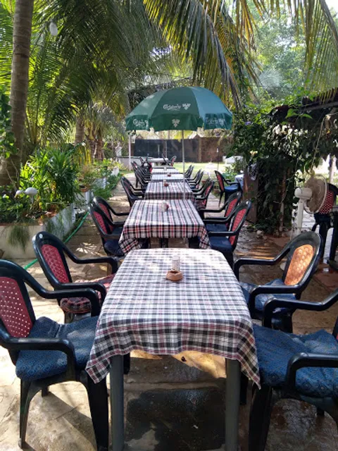 Georgies Place Wooden Home Stay Bar n Restaurant