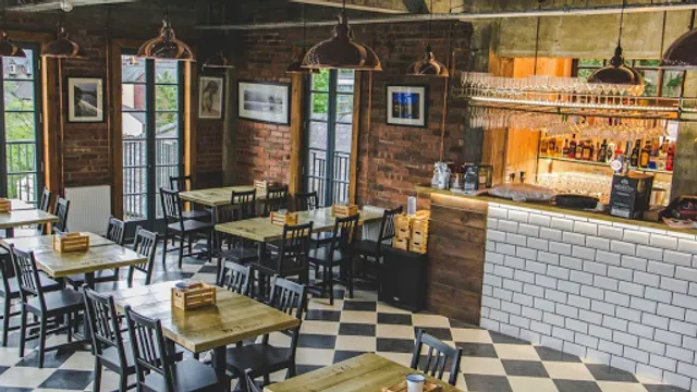 19Twenty Bar & Grill