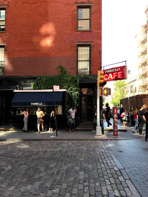Fanelli Café