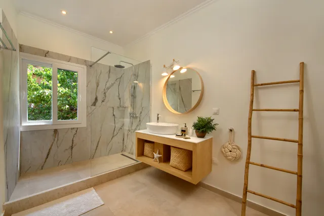 La Maisonette, Liapades