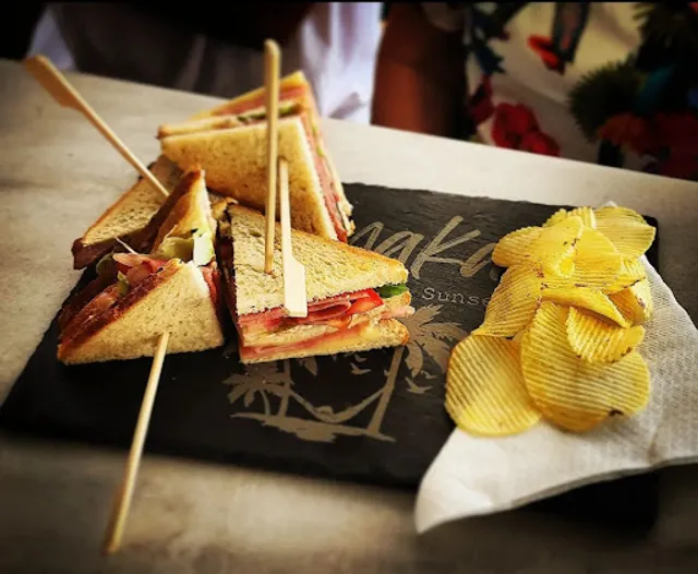 Amaka - Breakfast, Pool & Sunset Bar