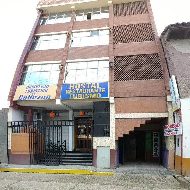 Complejo Turístico - Restaurante" El cabezón"