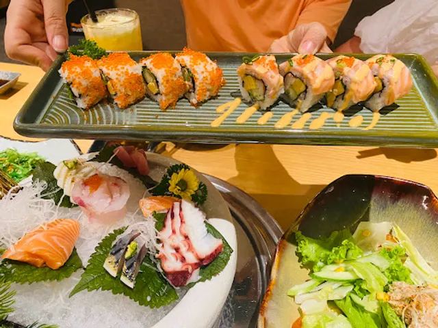 iSushi Vũ Phạm Hàm