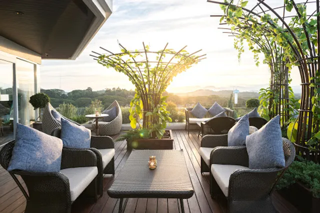 The Peak Wine & Grill เดอะพีค ไวน์ แอนด์ กริลล์