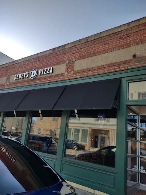 Dewey's Pizza - Lakewood