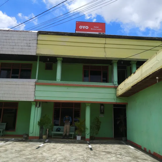 OYO 90136 Hotel Bone Indah