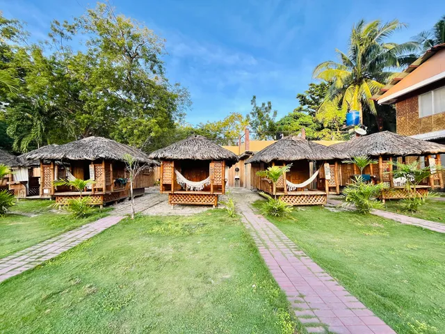 On Board Panglao Beach Hostel and Resort