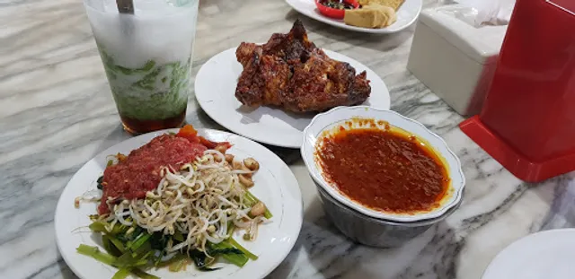 Ayam Bakar Taliwang Baru