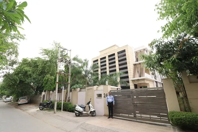 Capital O The Claire Near Leisure Valley Park